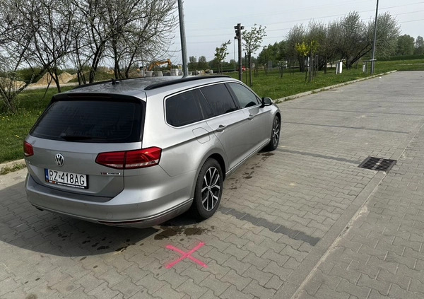 Volkswagen Passat cena 49900 przebieg: 184000, rok produkcji 2015 z Sanok małe 92